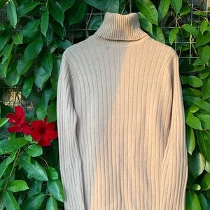 Vintage Scottish cashmere beige turtleneck